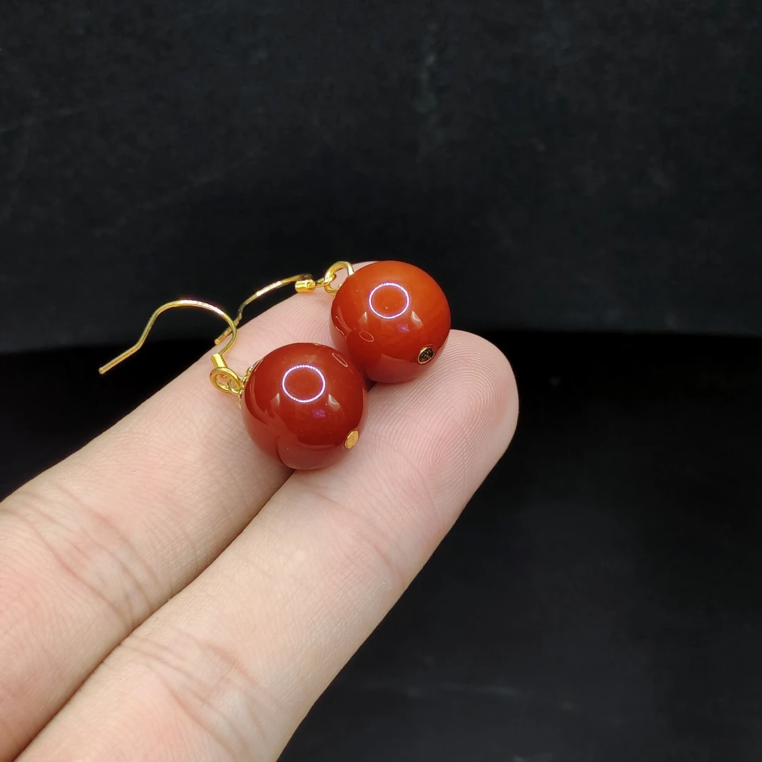 【龙龙严选】s925银牛血红圆珠耳钩B1【多样性发其一】约12mm