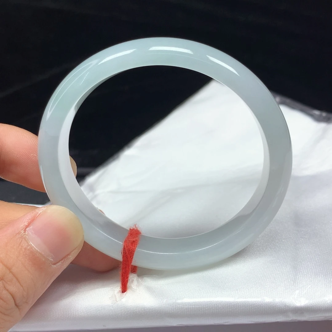 翡翠手镯（贵妃镯）未镶嵌55.2