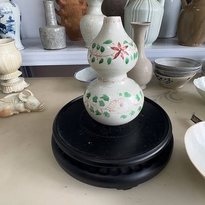 骏***室一个青花罐子釉中彩