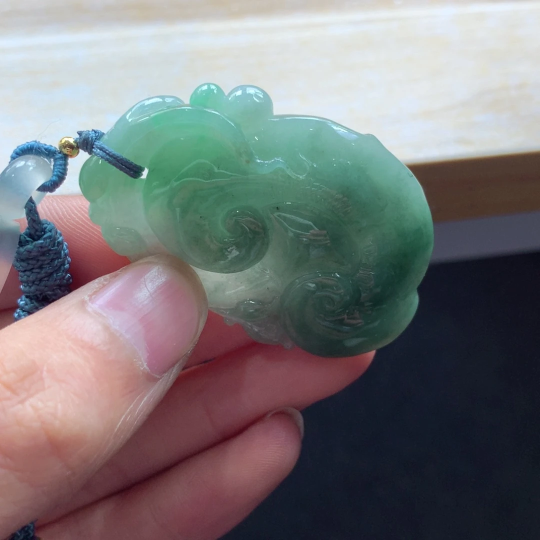 翡翠未镶嵌颈饰吊坠