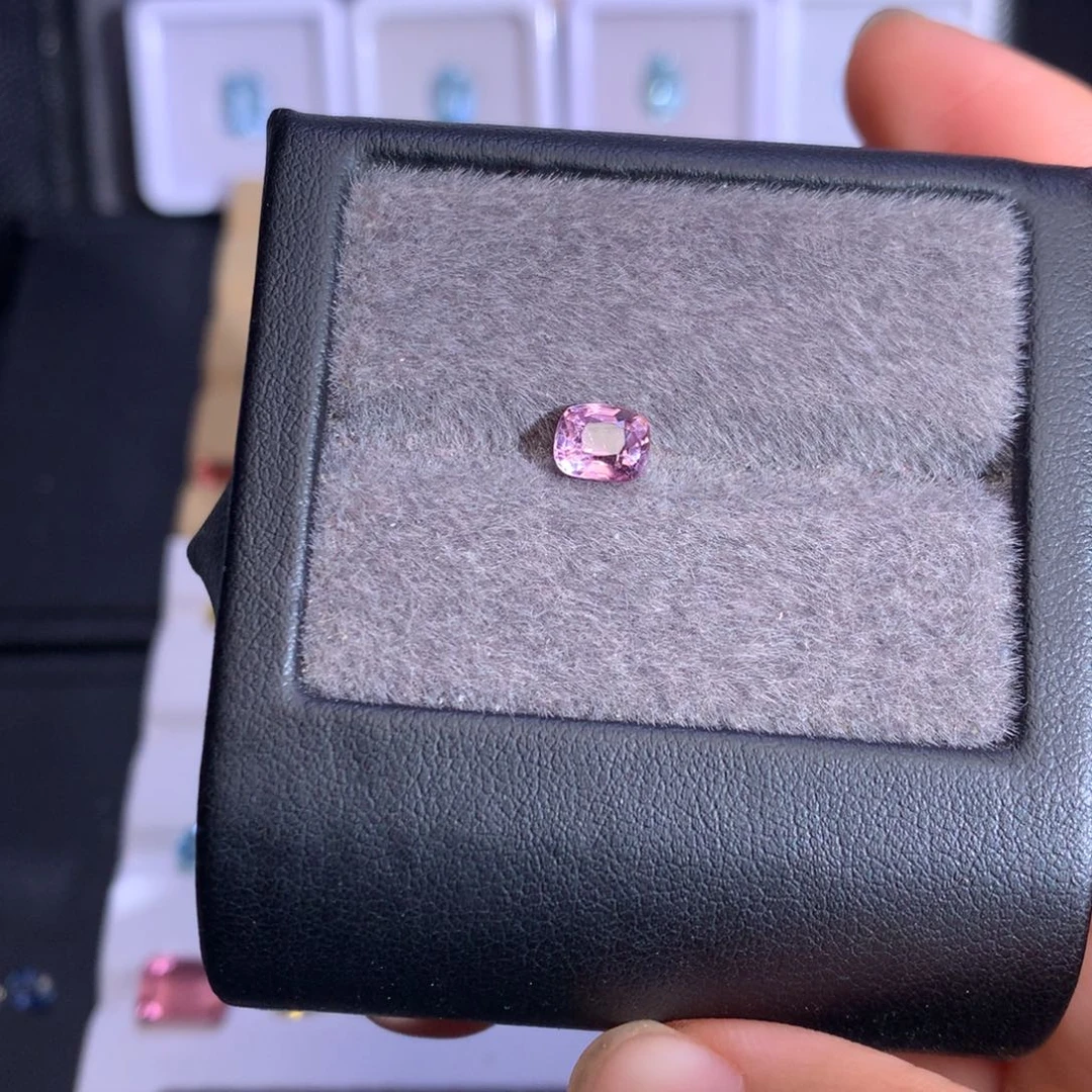 裸石未镶嵌尖晶石0.98ct