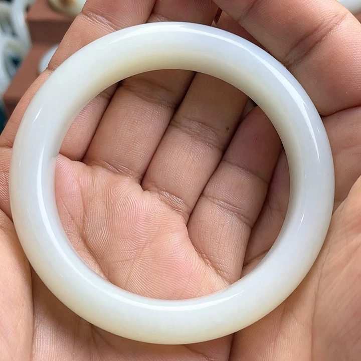 【闪购商品】未镶嵌手镯和田玉