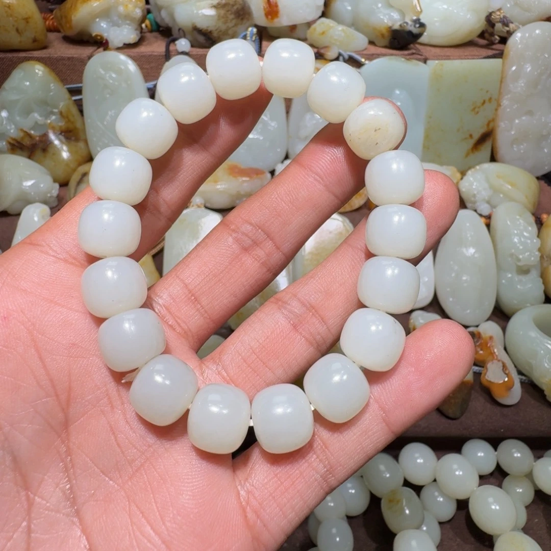 守***。和田玉未镶嵌手串