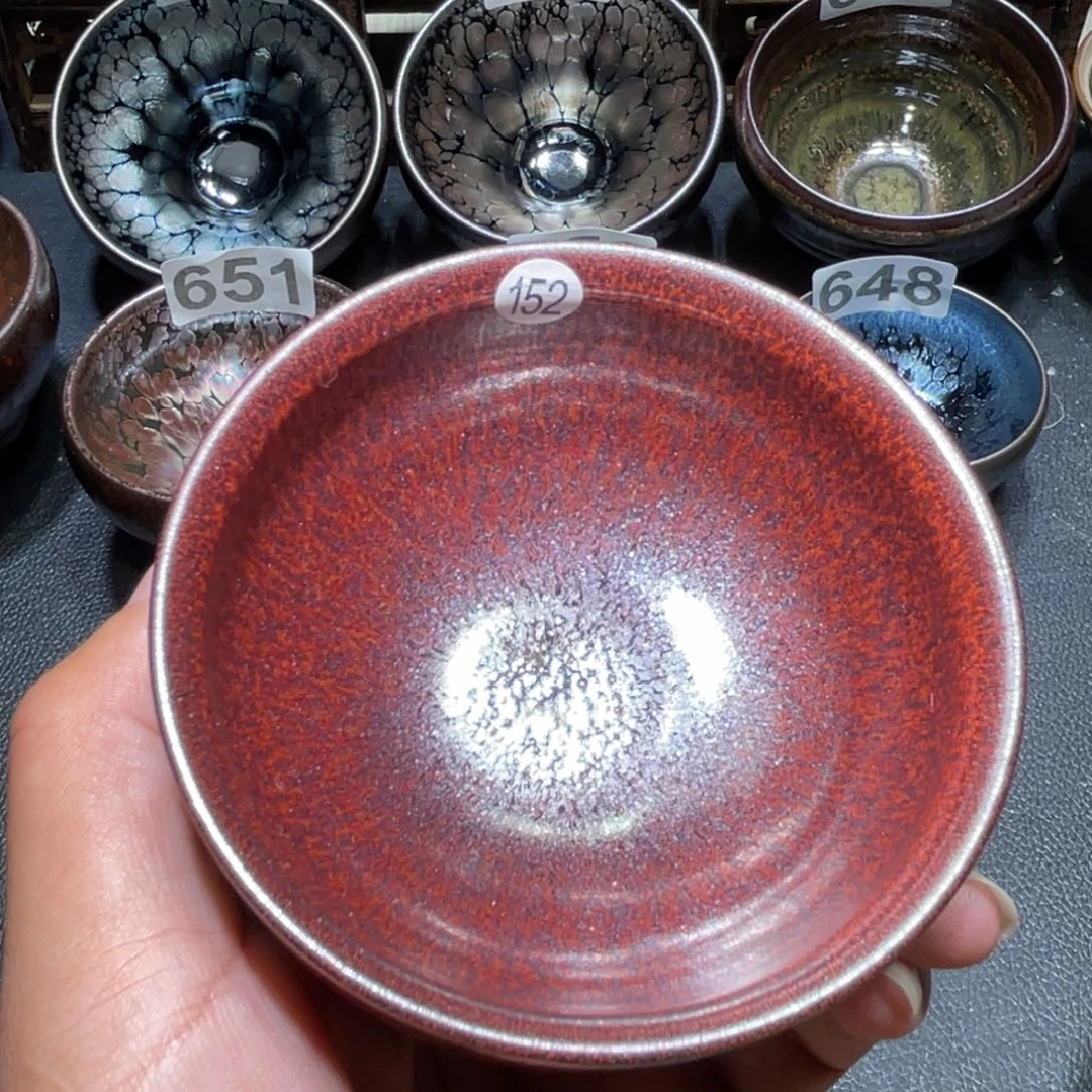 茶盏停车场分割成工厂152