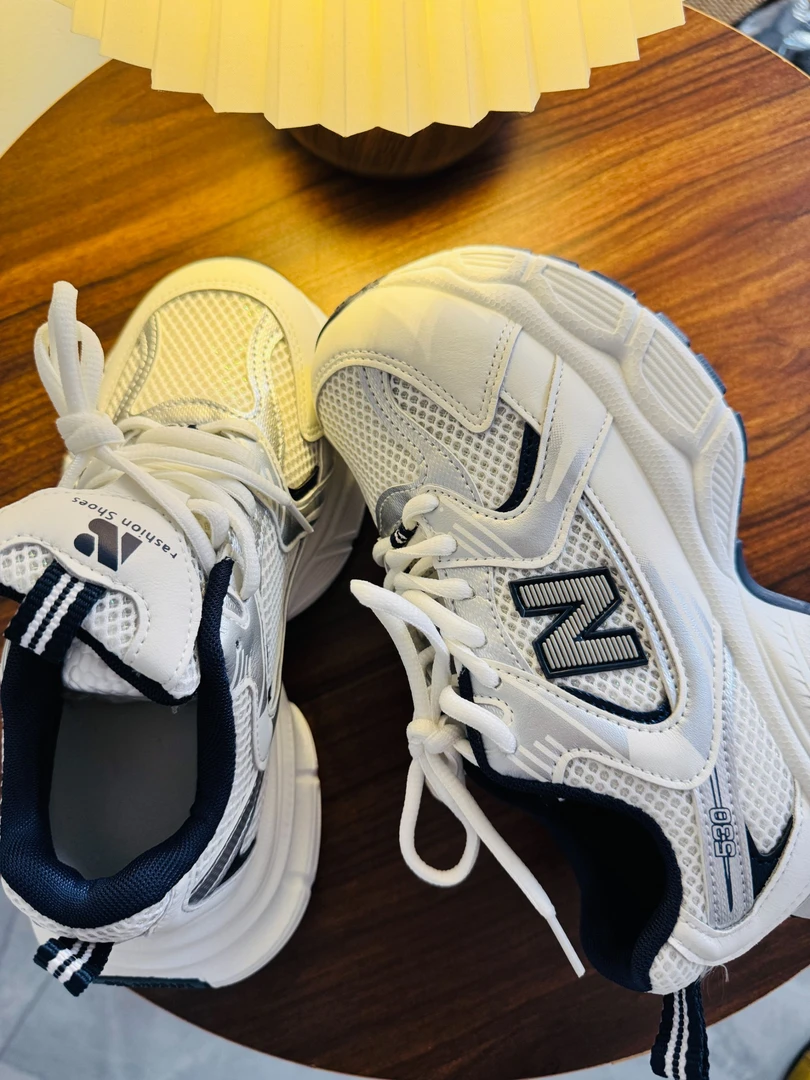 秋季新款百搭厚底超火显脚小众休闲通勤老爹鞋