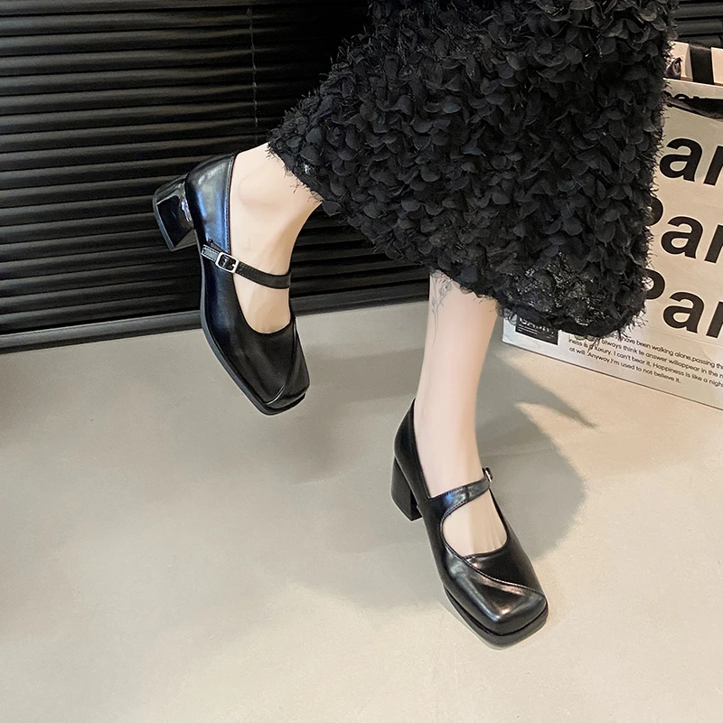 方头复古玛丽珍女鞋2025春季新款粗跟法式浅口一字带通勤百搭单鞋