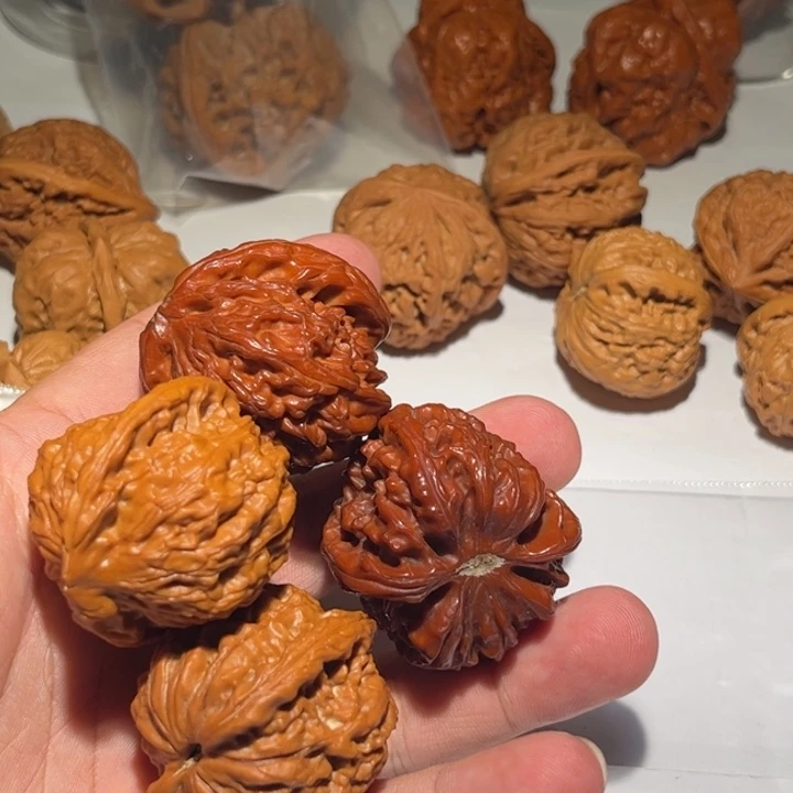 小***呜吊坠文玩核桃狮子头核桃