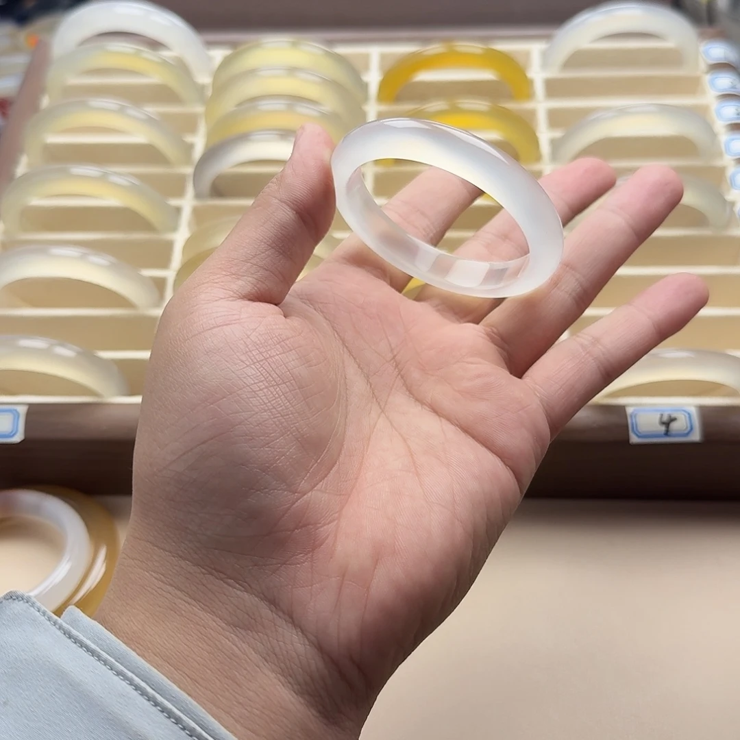 玛瑙/玉髓未镶嵌手镯52.5圈口