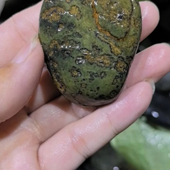 云***清有机玻璃藏玉药王石原石一个