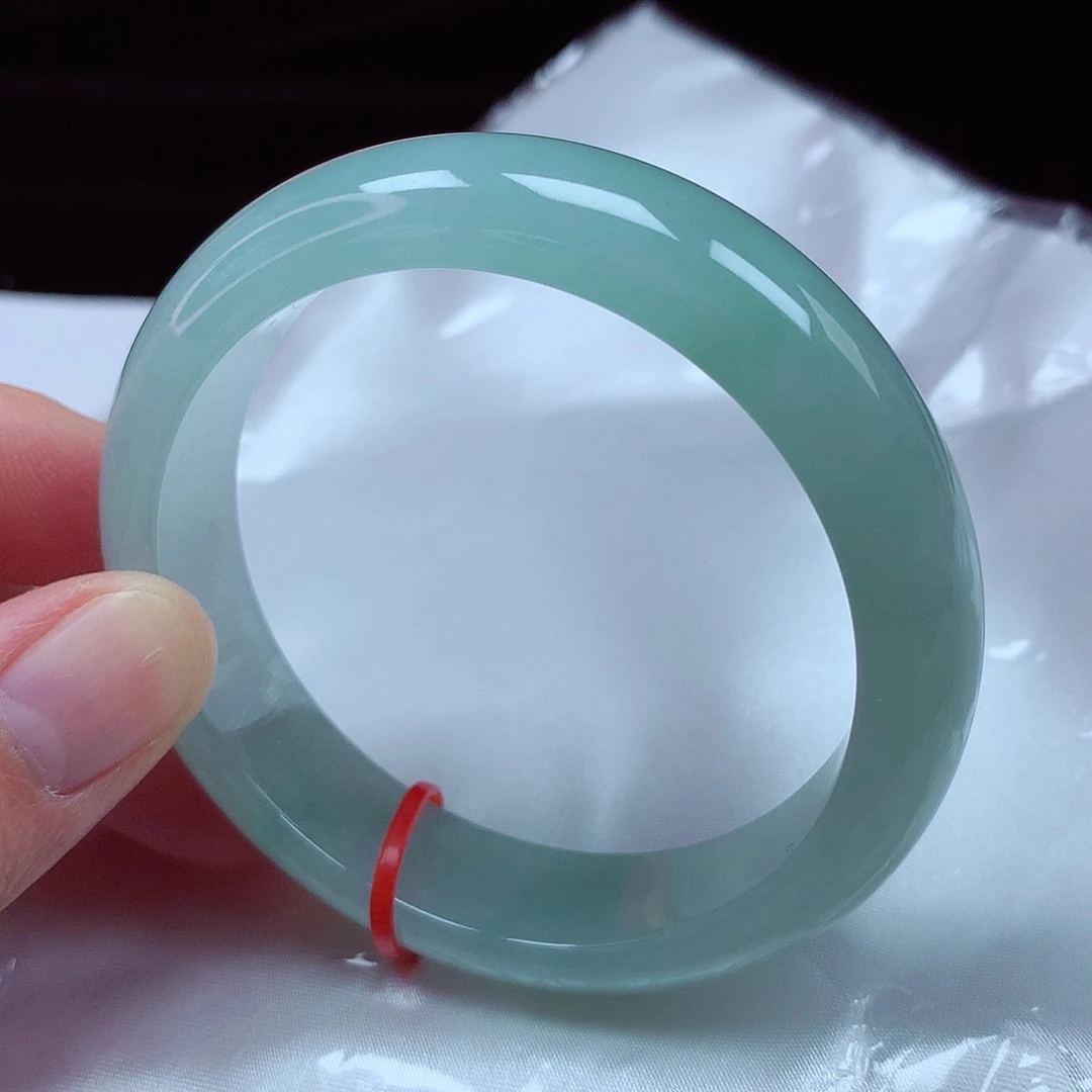 翡翠手镯未镶嵌54圈