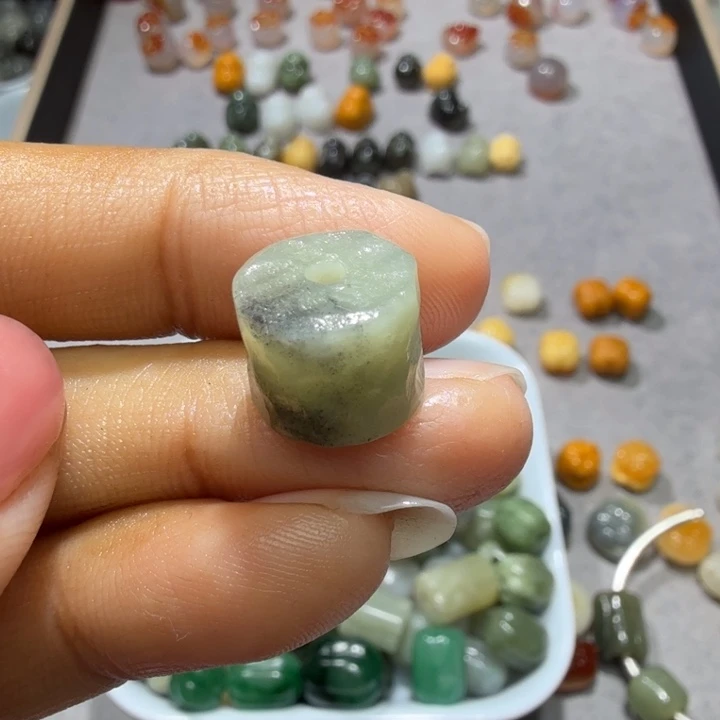 和田玉未镶嵌珠宝奇石