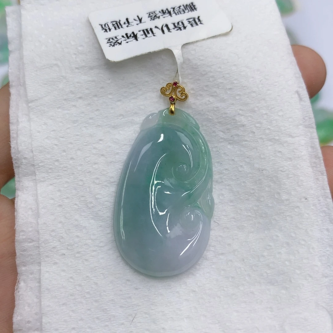 翡翠18K金镶嵌颈饰翡翠