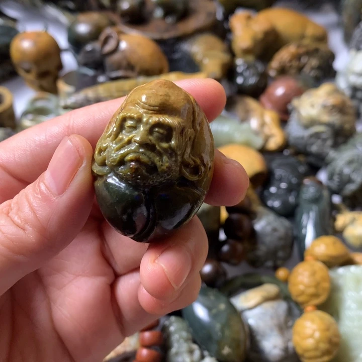 岫岩河磨玉（透闪石质玉）未镶嵌把件