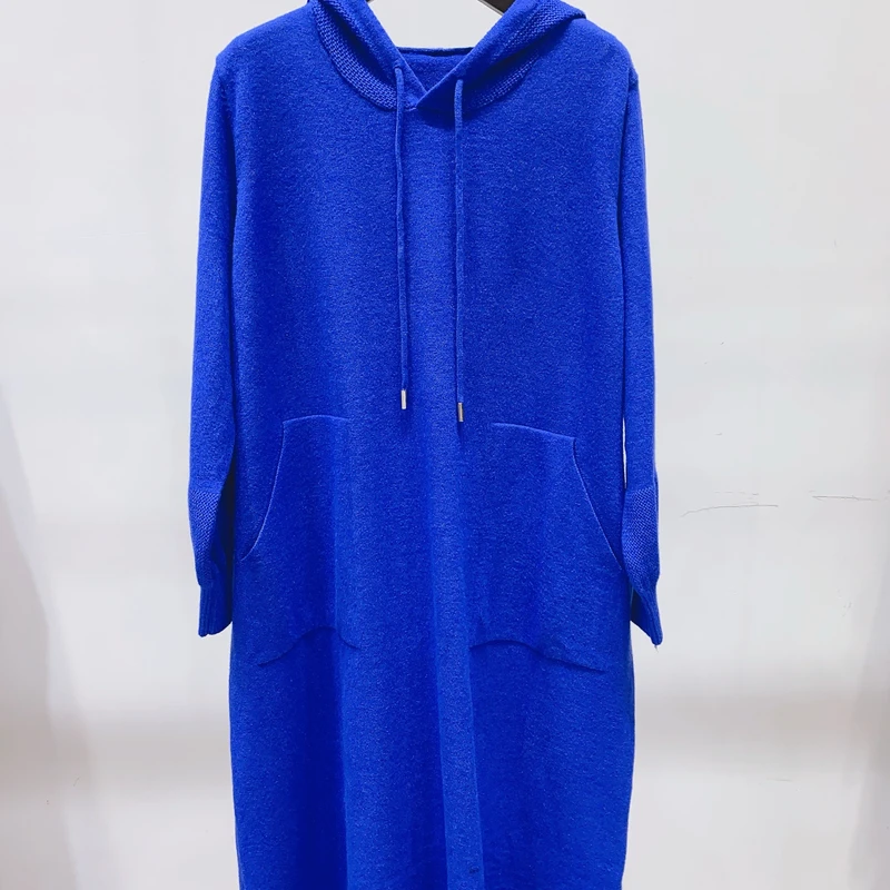 6842[海洋之心]简约轻奢浮雕口袋连帽秋冬连衣裙