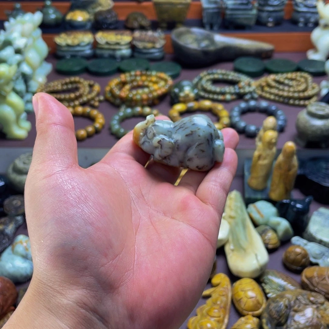【闪购商品】未镶嵌岫岩河磨玉（透闪石质玉）挂件