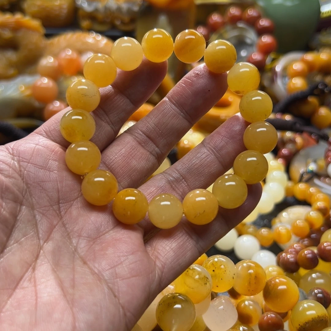 石英质玉未镶嵌颈饰