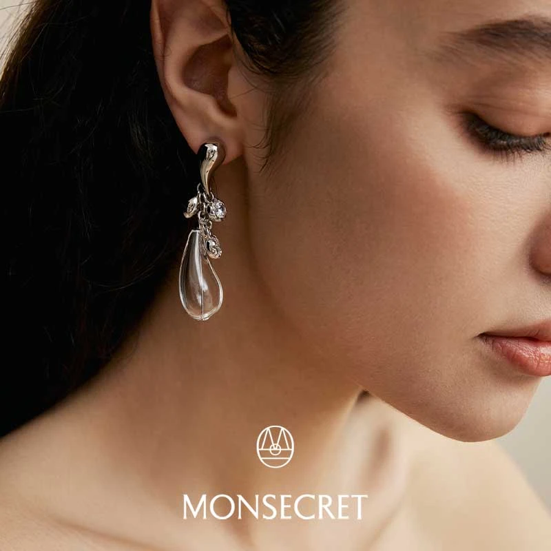 MONSECRET 铜合金玻璃耳饰  MONSECRET 雨夜短款玻璃耳钉