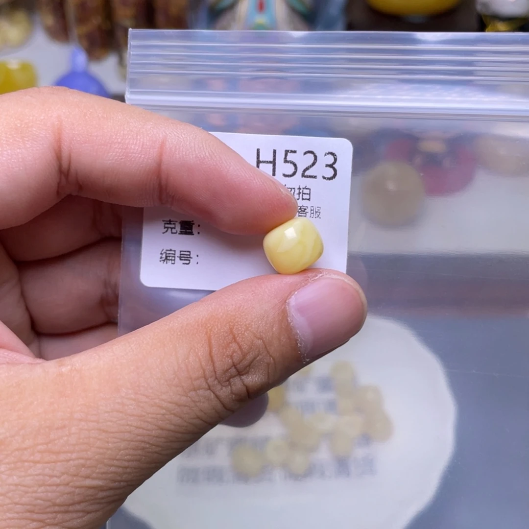 未镶嵌琥珀珠宝奇石
