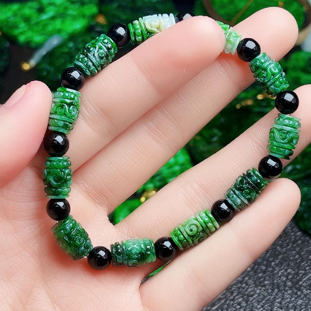 颈饰未镶嵌翡翠多样性