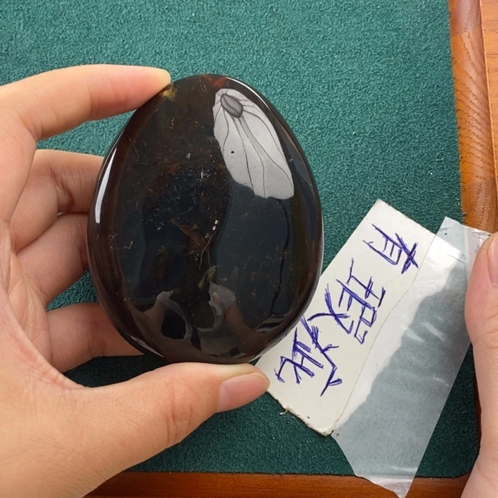 未镶嵌琥珀珠宝奇石