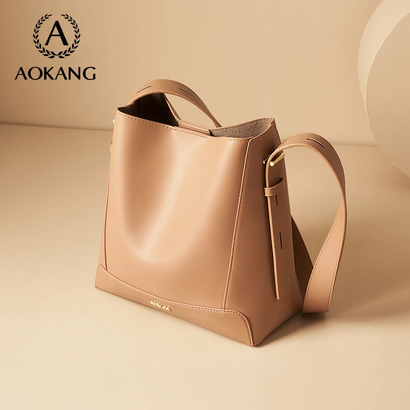 奥康水桶包2025新款女士大容量斜挎包真皮软皮单肩休闲通勤百搭包