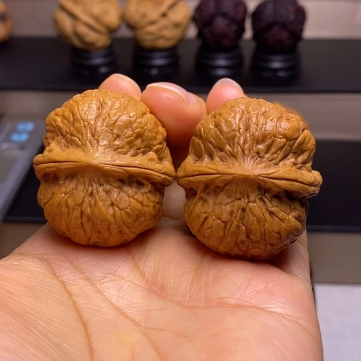 文玩核桃把件战神元宝2