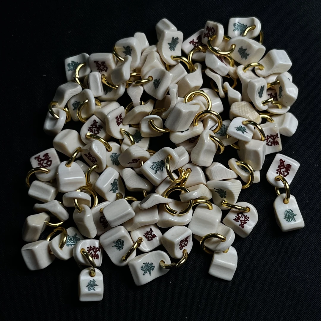 P298随形发.钱字 一对 只做天然猛犸牙 约高度7*宽7*厚度3mm