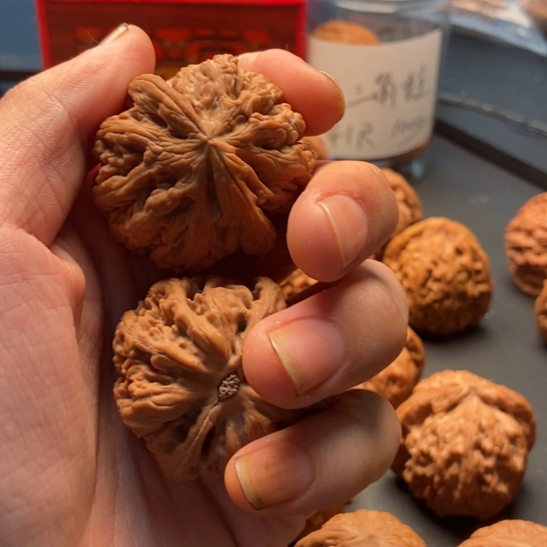 羊***把文玩核桃吊坠粗筋