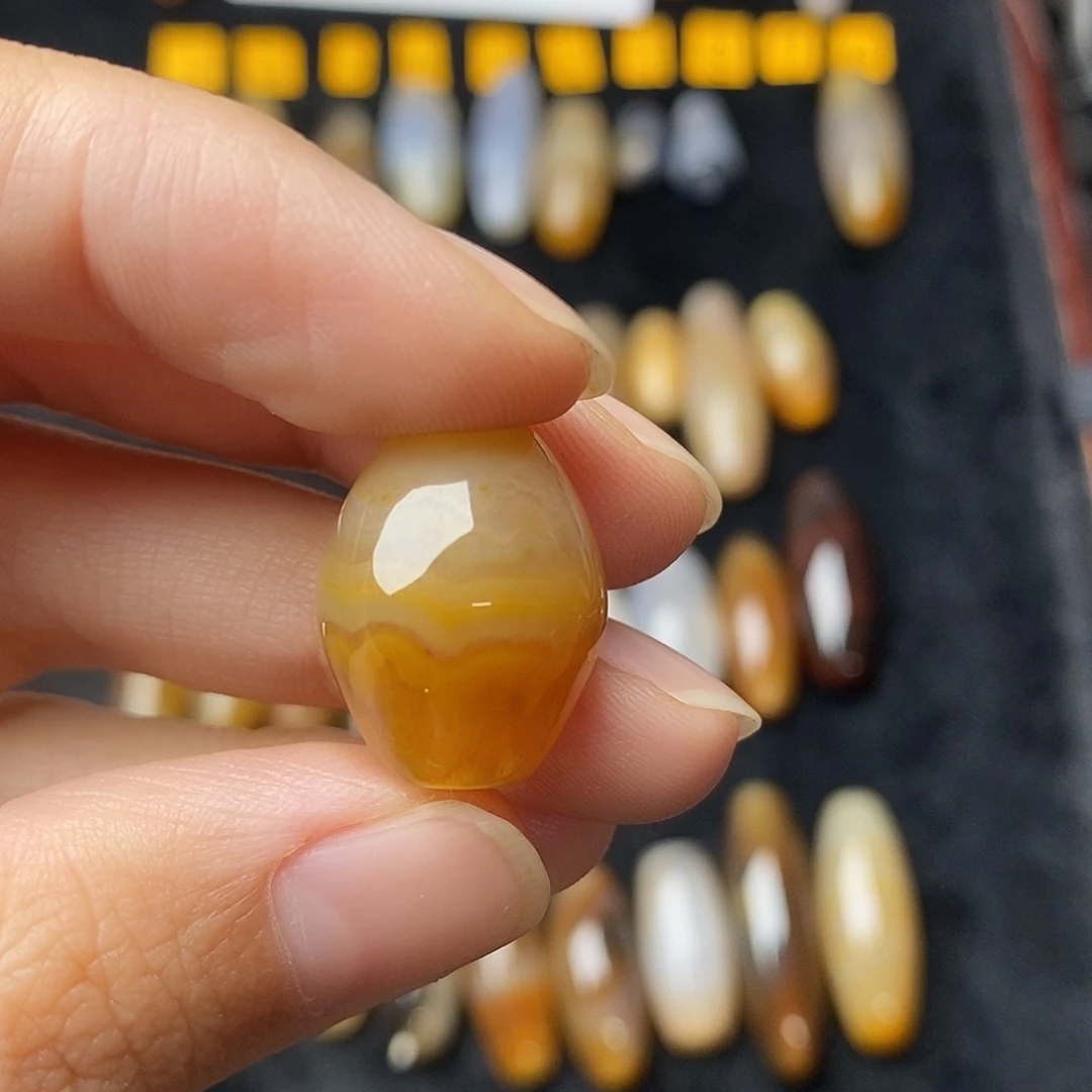 一***化未镶嵌颈饰玛瑙/玉髓