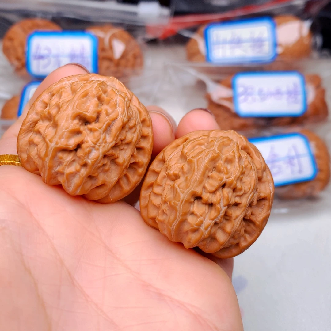 文玩核桃把件34三角白