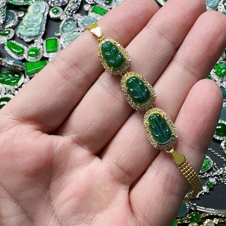 翡翠颈饰未镶嵌天然A货翡翠放漏