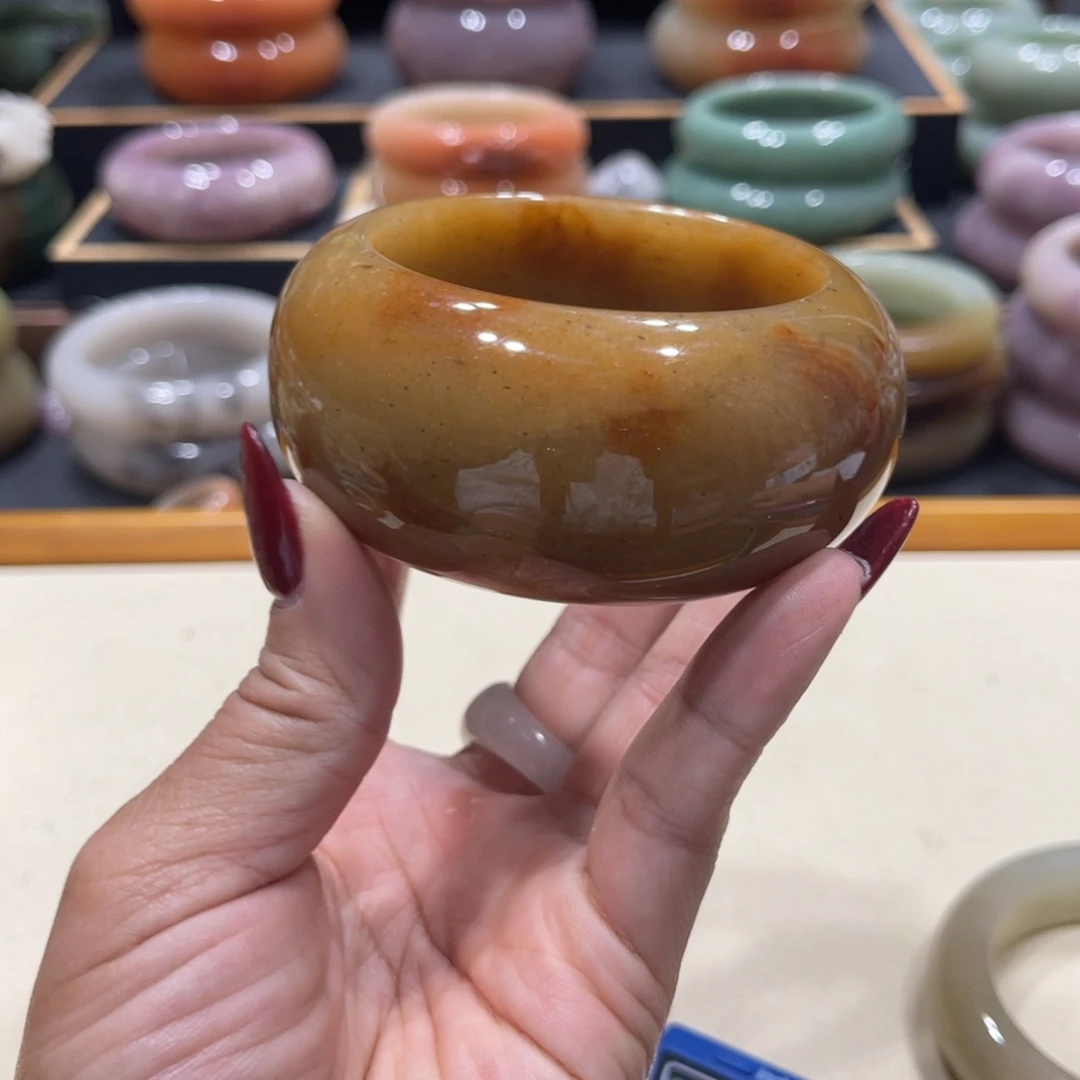 未镶嵌手镯石英岩玉