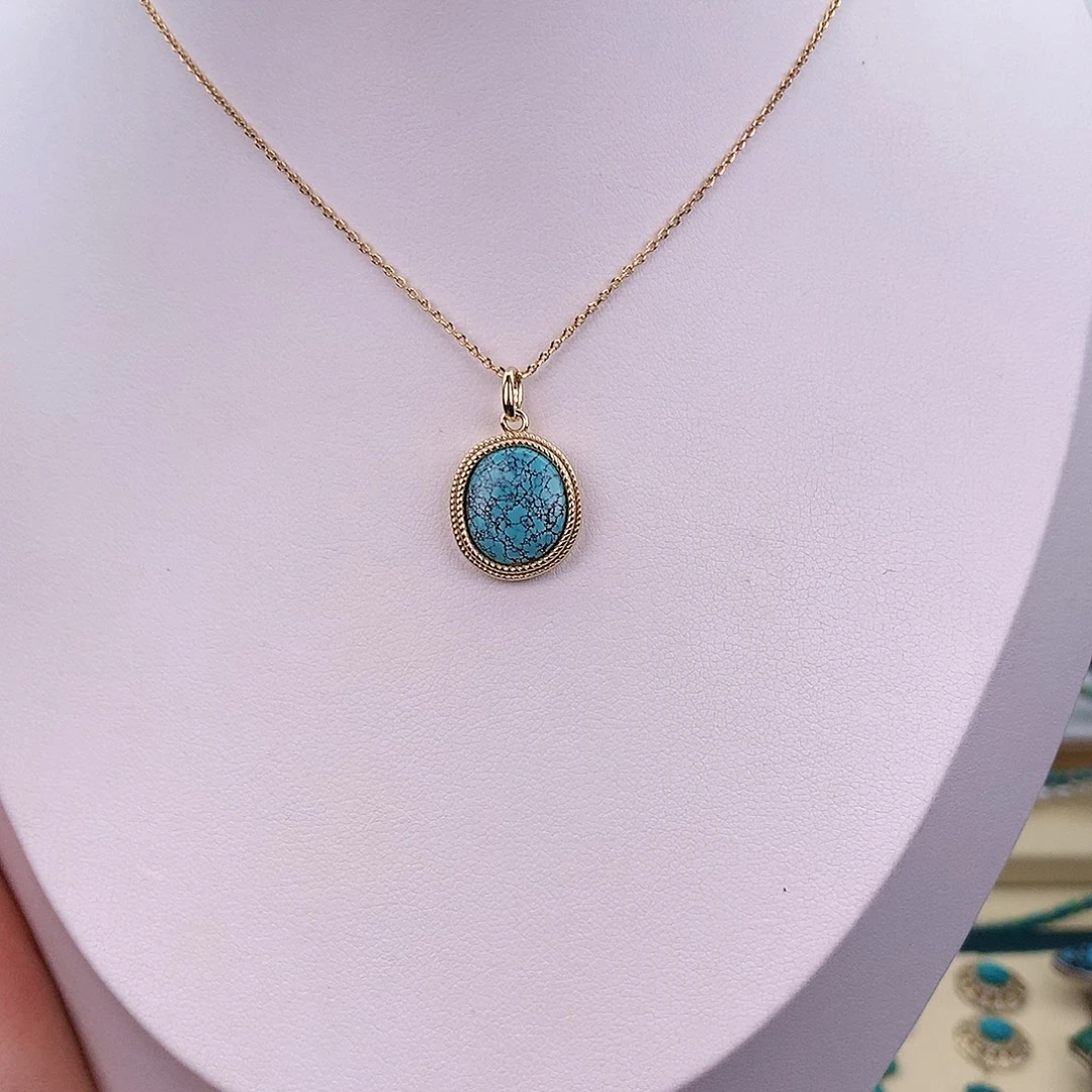 绿松石未镶嵌颈饰