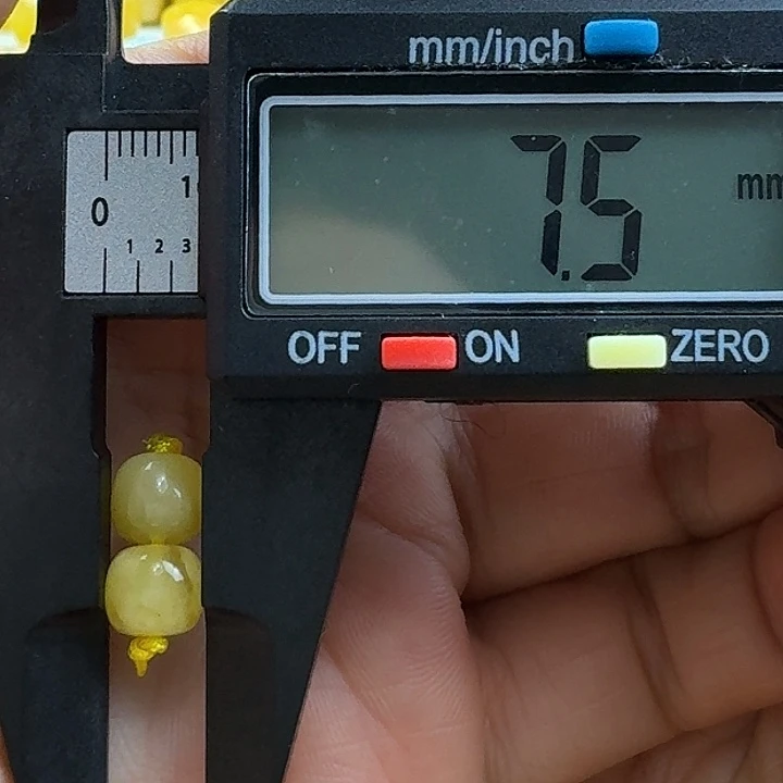 蜜蜡未镶嵌裸石11杂