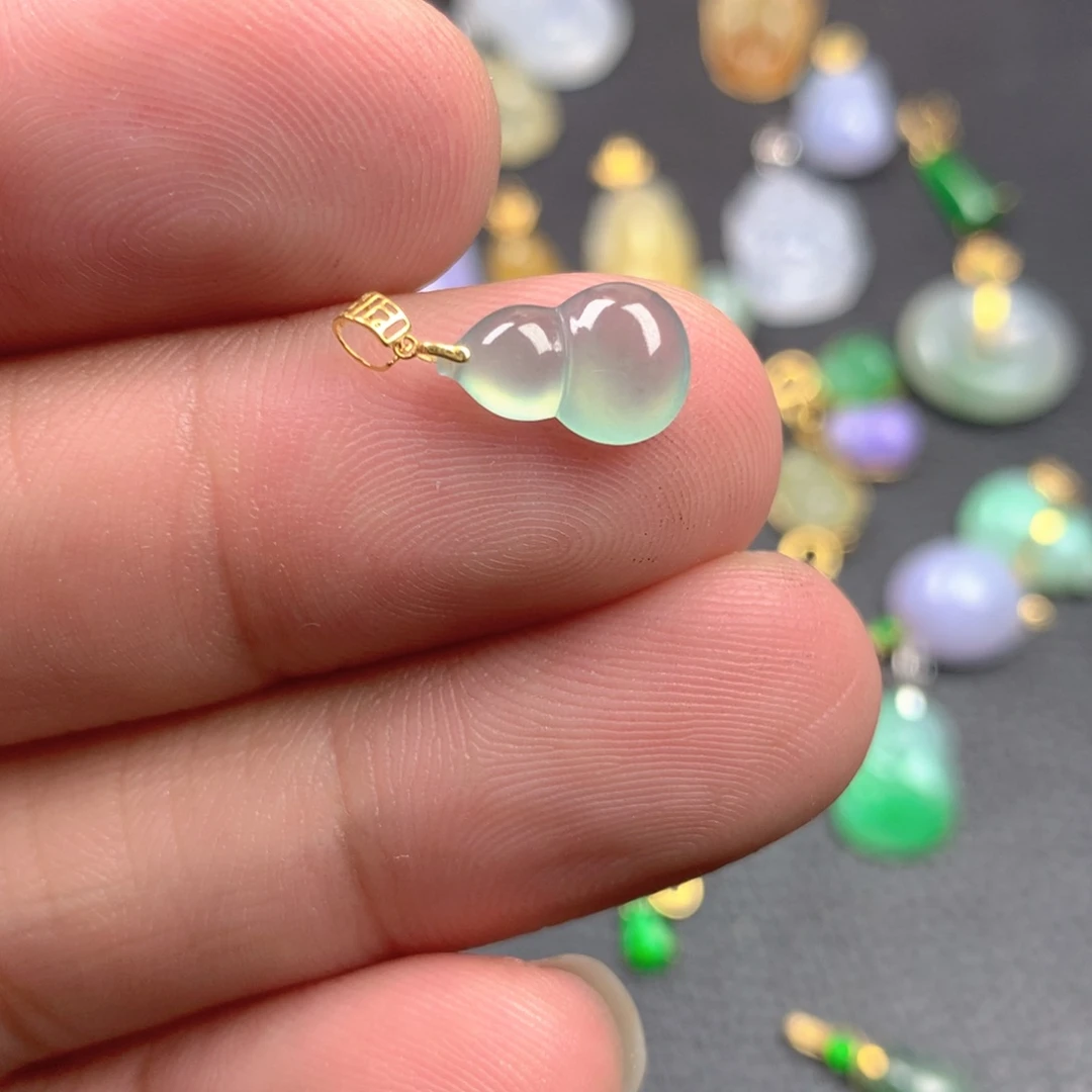 【闪购商品】颈饰18K金镶嵌翡翠翡翠