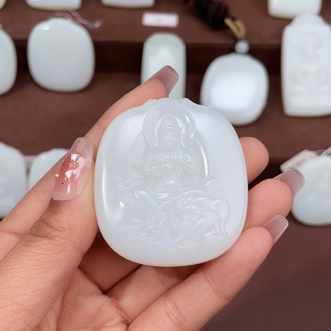 和田玉颈饰未镶嵌深**哥