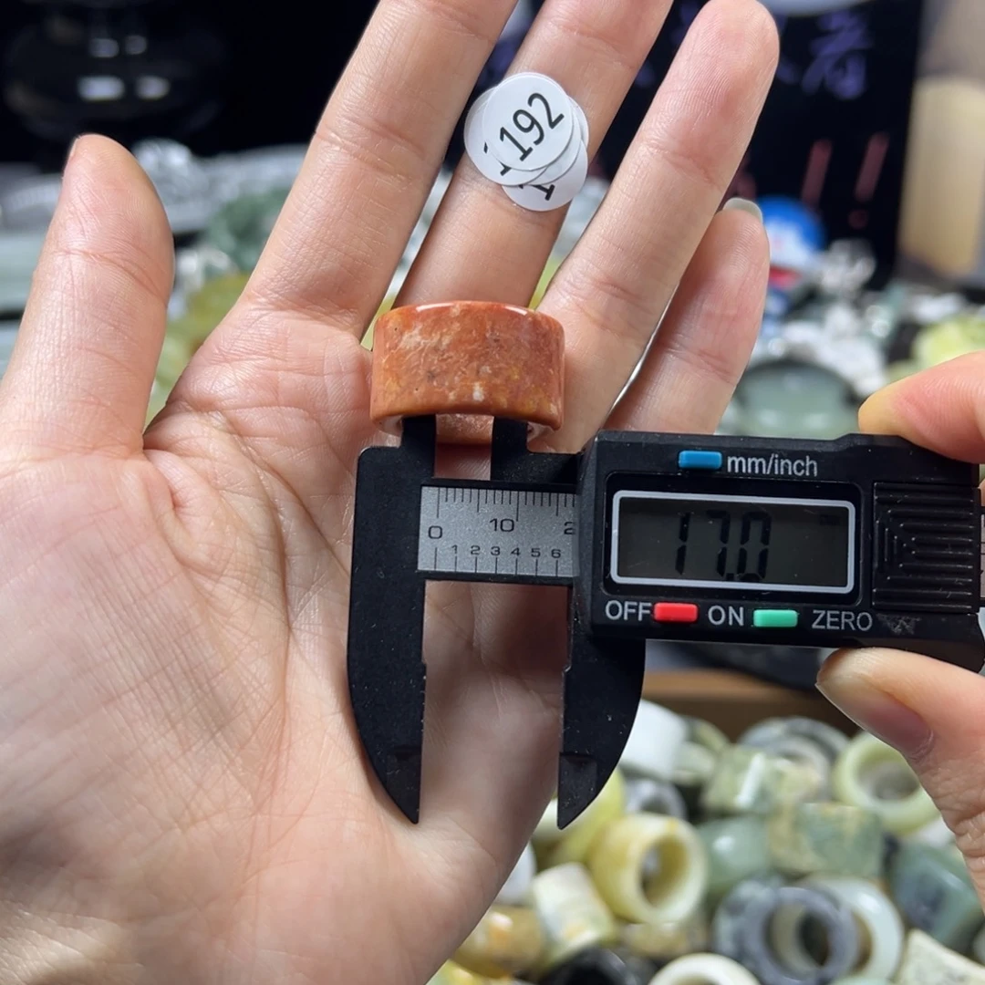 蛇纹石玉未镶嵌戒指