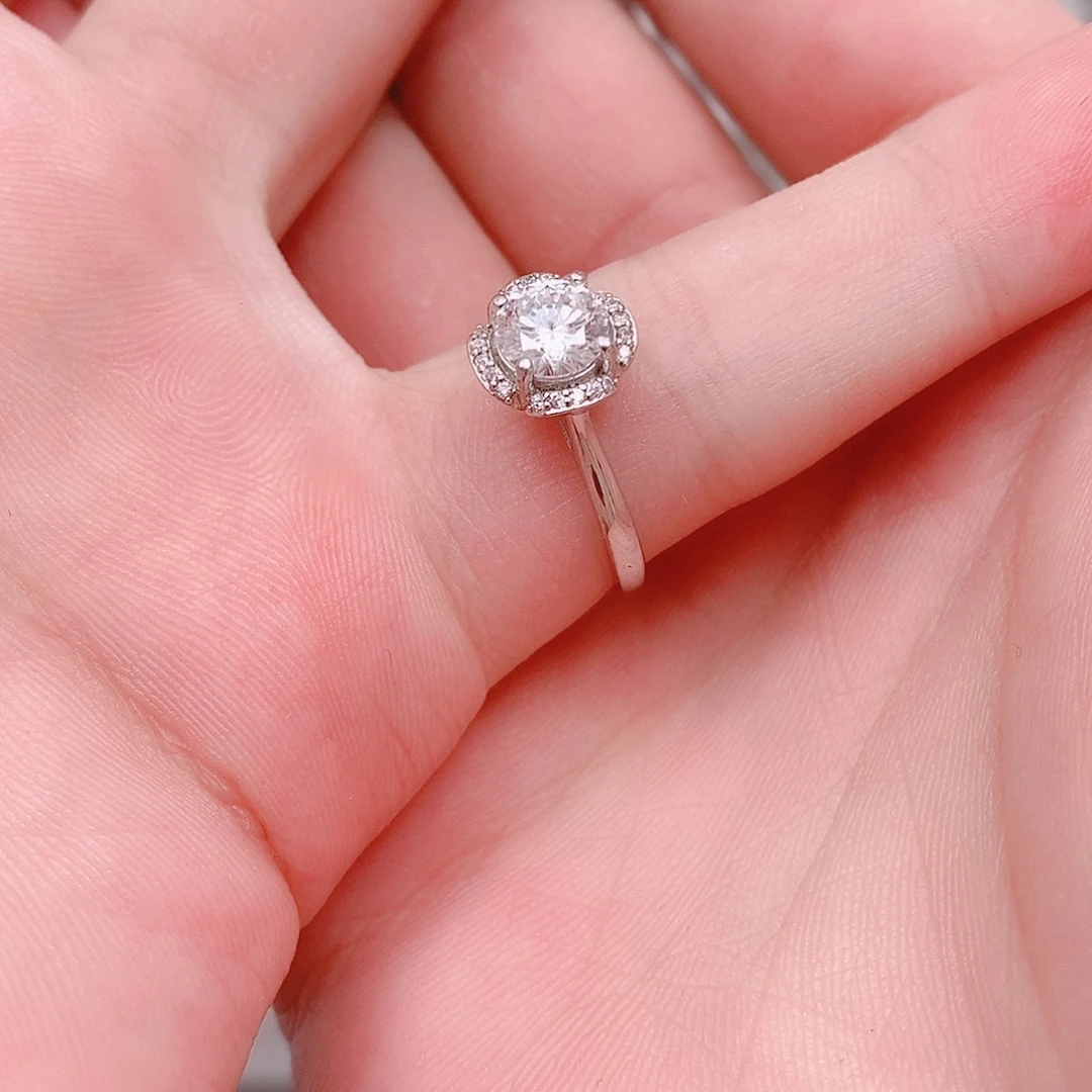 925银锆石白金色梅花戒指