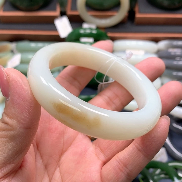 【闪购商品】未镶嵌手镯和田玉3