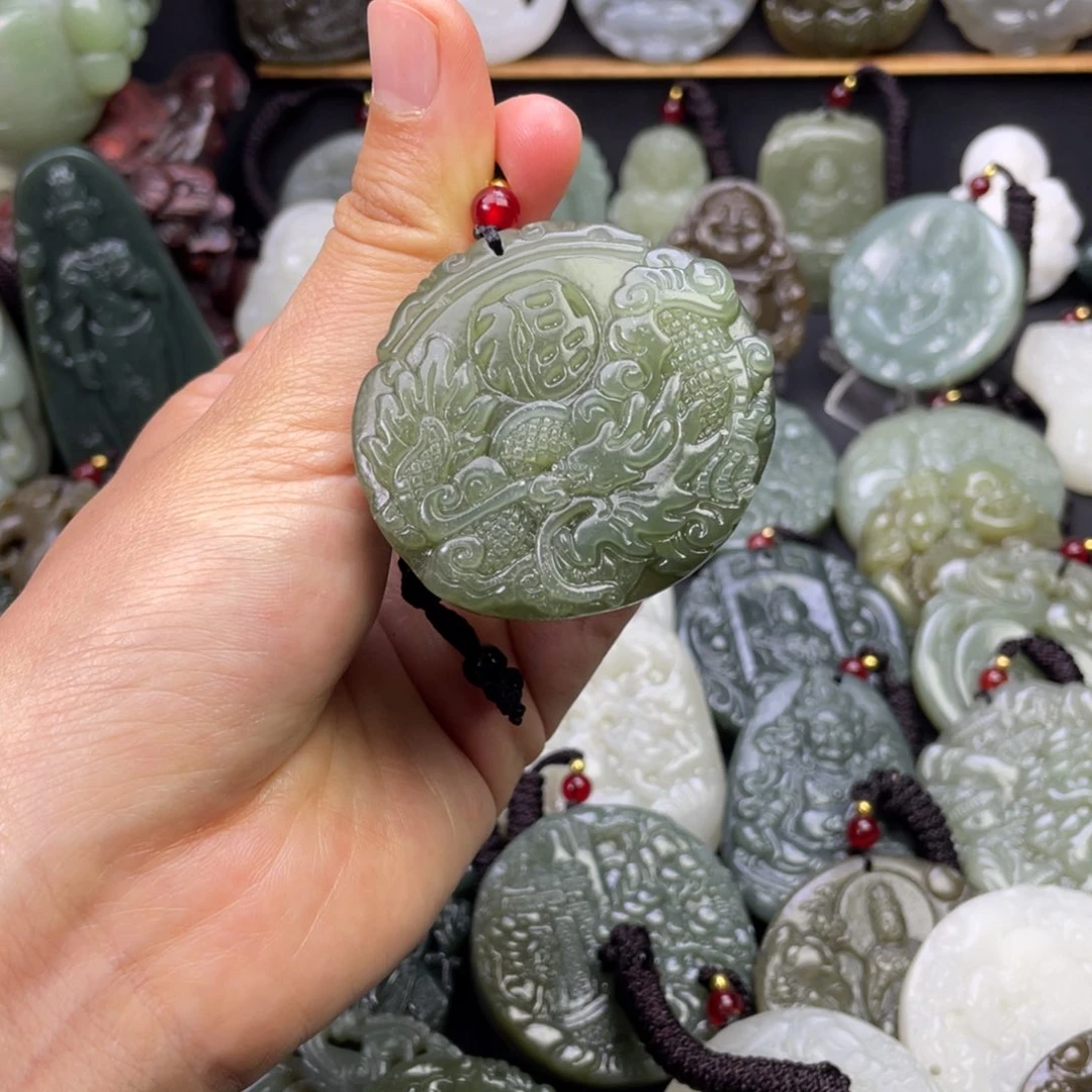 和田玉颈饰未镶嵌