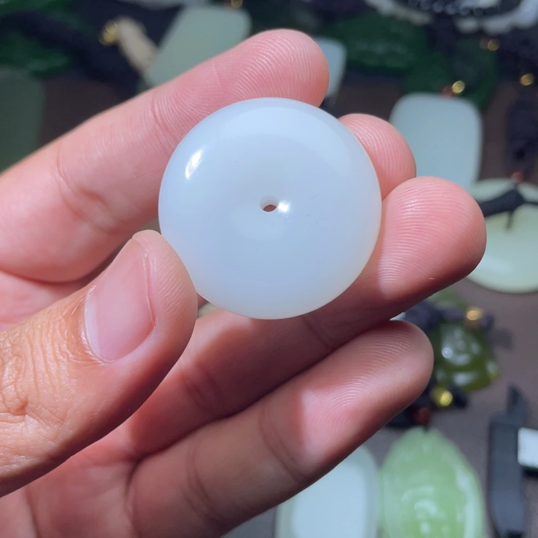 颈饰未镶嵌和田玉