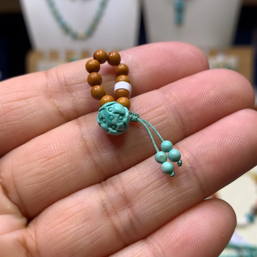 绿松石未镶嵌挂件