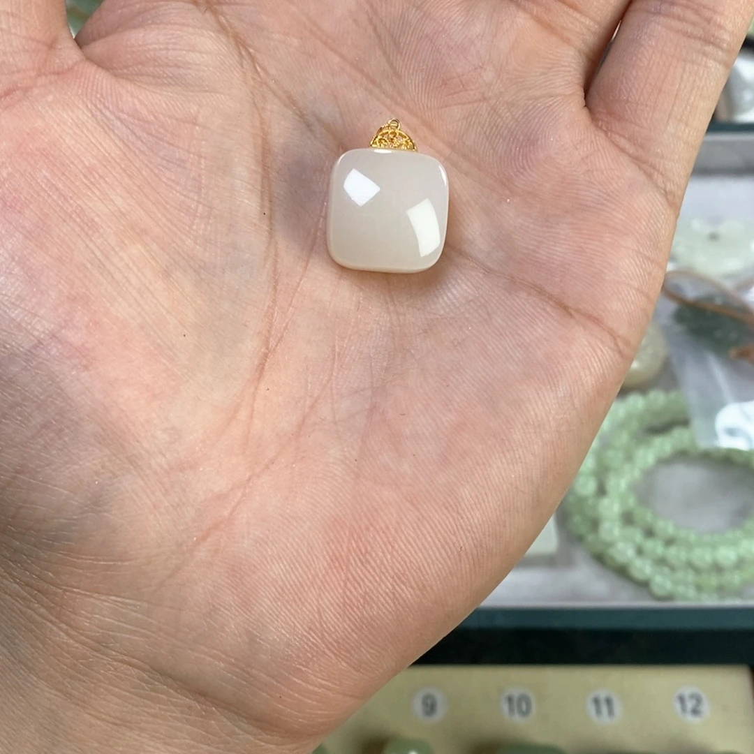 和田玉未镶嵌颈饰ℳ****夏