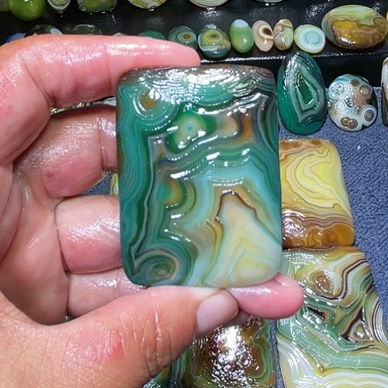 【闪购商品】未镶嵌玛瑙/玉髓珠宝奇石G****雨