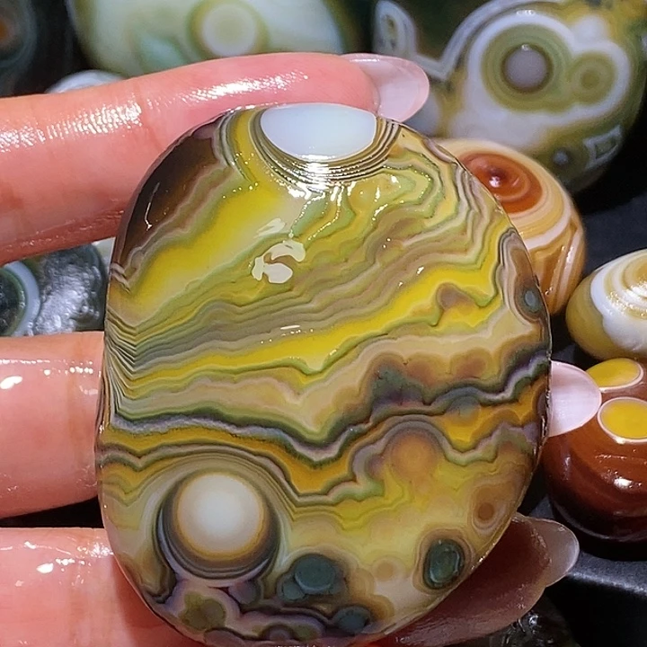 玛瑙/玉髓未镶嵌珠宝奇石34