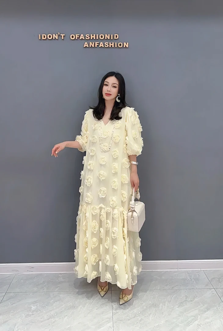 【清仓现货】2025夏季款杏色立体花朵款中长裙h99