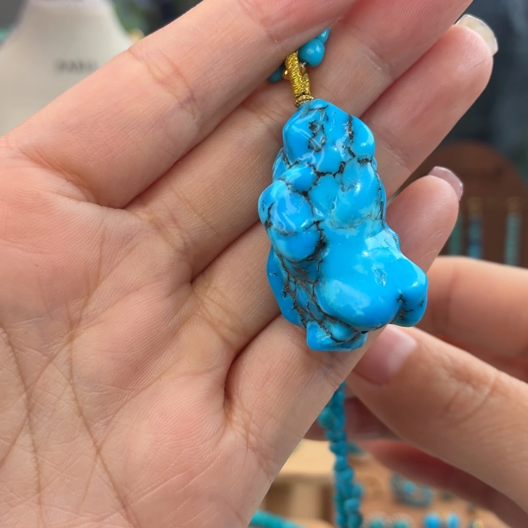 绿松石未镶嵌颈饰