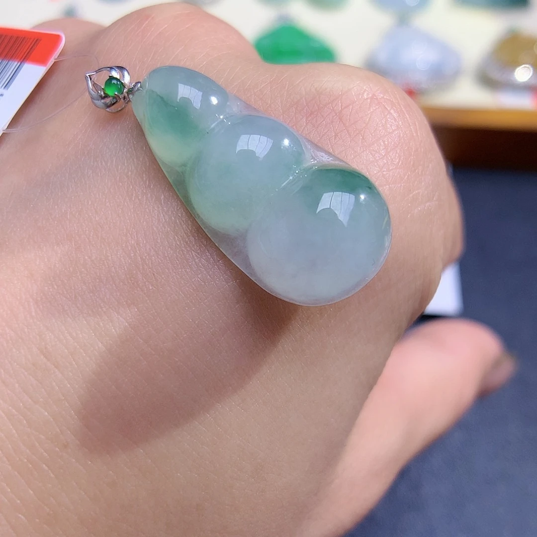 翡翠颈饰18K金镶嵌福豆