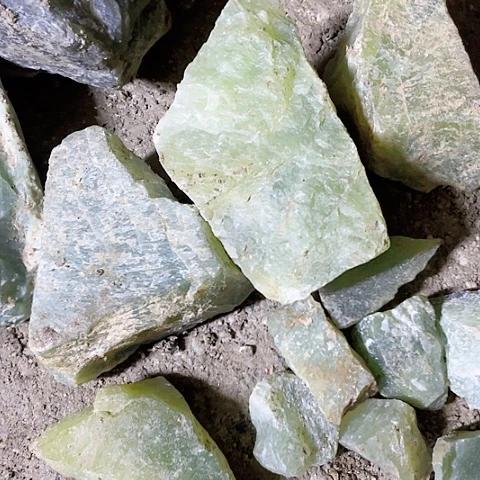 蛇纹石玉未镶嵌珠宝奇石