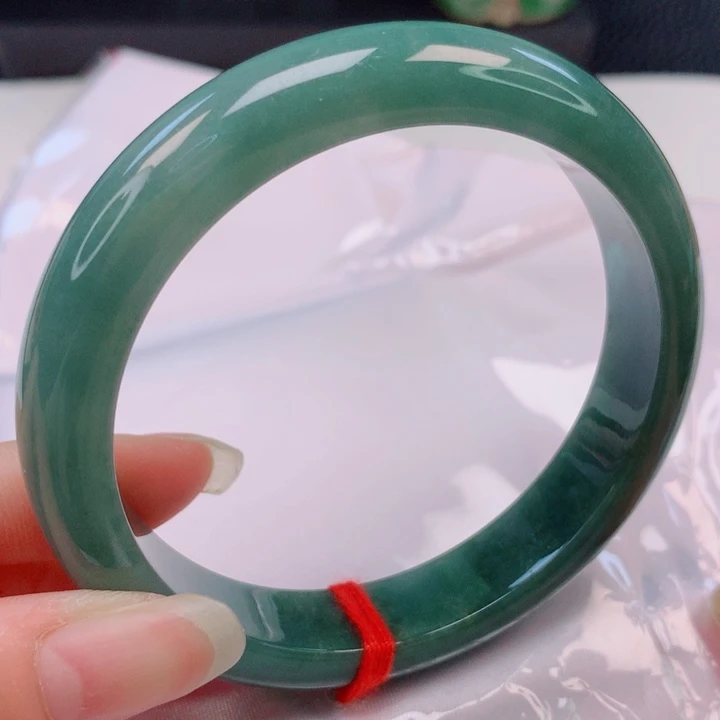 翡翠手镯未镶嵌59圈